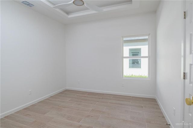 2709 W Brookside Bend Street 4, Edinburg, TX 78539