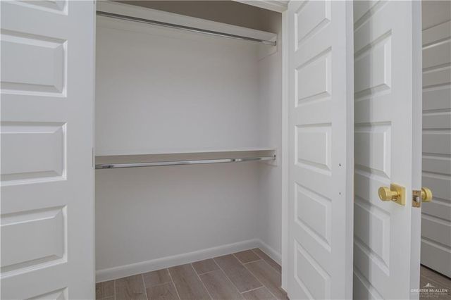 2709 W Brookside Bend Street 4, Edinburg, TX 78539