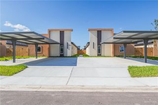 2709 W Brookside Bend Street 4, Edinburg, TX 78539
