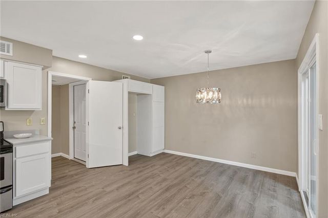 748 Cottonwood CT, Virginia Beach, VA 23462