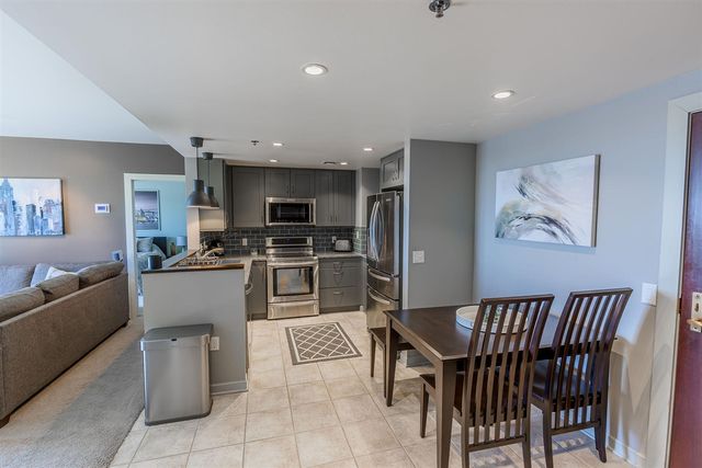 103 Campau Circle 1911, Grand Rapids, MI 49503