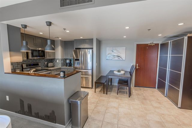 103 Campau Circle 1911, Grand Rapids, MI 49503