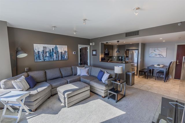 103 Campau Circle 1911, Grand Rapids, MI 49503