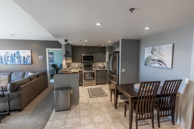 103 Campau Circle 1911, Grand Rapids, MI 49503