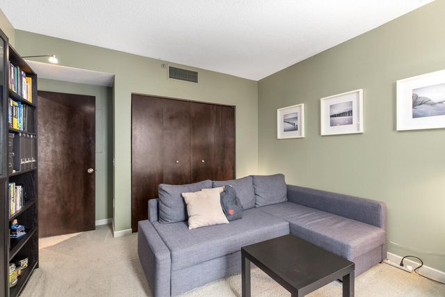 103 Campau Circle 1911, Grand Rapids, MI 49503