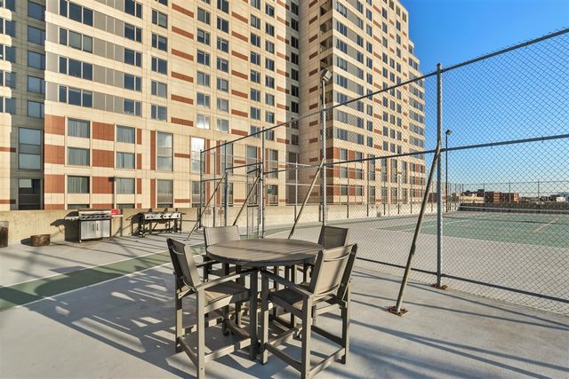 103 Campau Circle 1911, Grand Rapids, MI 49503
