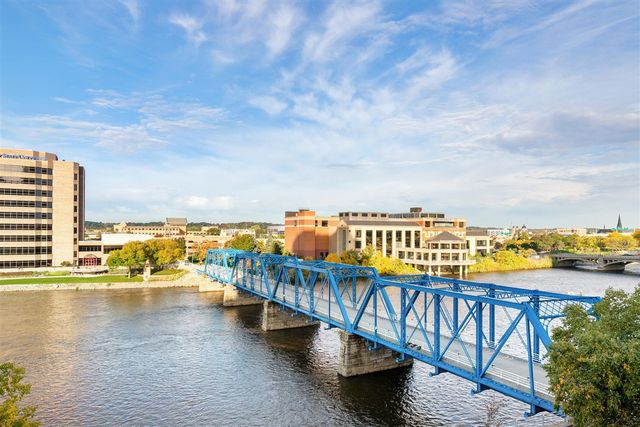 103 Campau Circle 1911, Grand Rapids, MI 49503