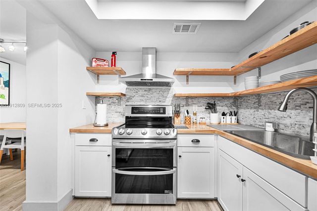 1418 Collins Ave 302, Miami Beach, FL 33139