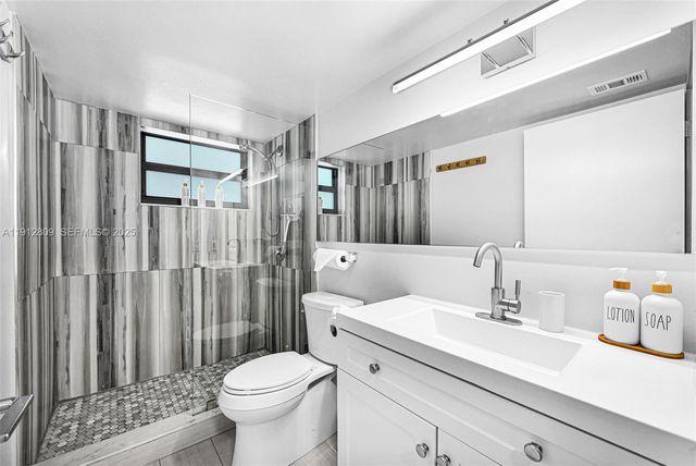 1418 Collins Ave 302, Miami Beach, FL 33139