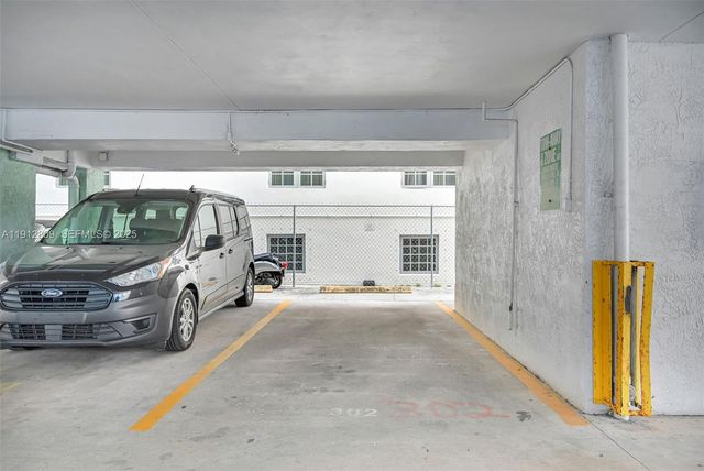 1418 Collins Ave 302, Miami Beach, FL 33139