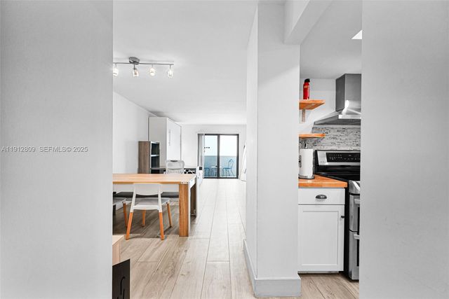 1418 Collins Ave 302, Miami Beach, FL 33139