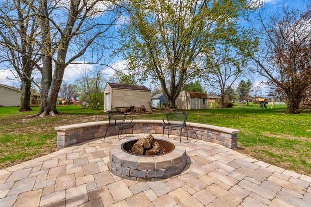 15878 Old Orchard Road, Bloomington, IL 61705