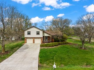 15878 Old Orchard Road, Bloomington, IL 61705