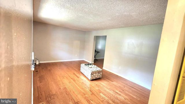 22 BROADLEAF DR, Newark, DE 19702
