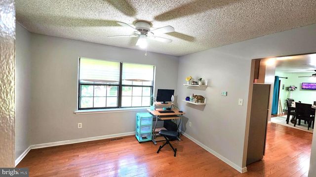 22 BROADLEAF DR, Newark, DE 19702