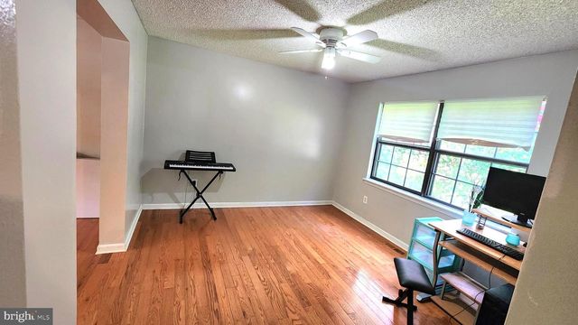 22 BROADLEAF DR, Newark, DE 19702