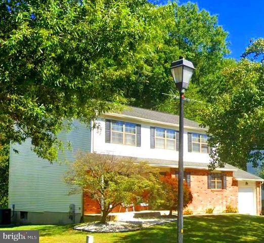 22 BROADLEAF DR, Newark, DE 19702