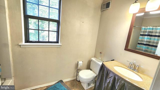 22 BROADLEAF DR, Newark, DE 19702