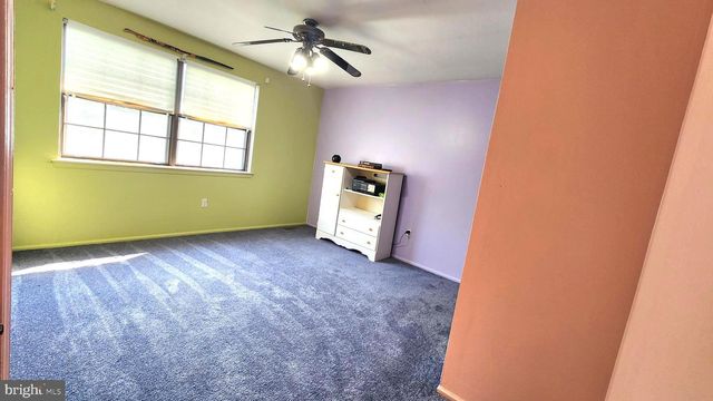 22 BROADLEAF DR, Newark, DE 19702
