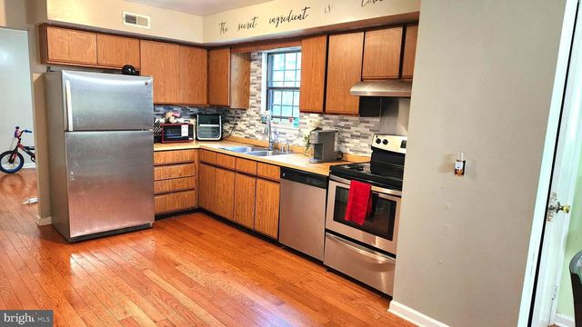 22 BROADLEAF DR, Newark, DE 19702