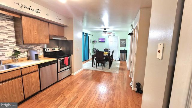 22 BROADLEAF DR, Newark, DE 19702