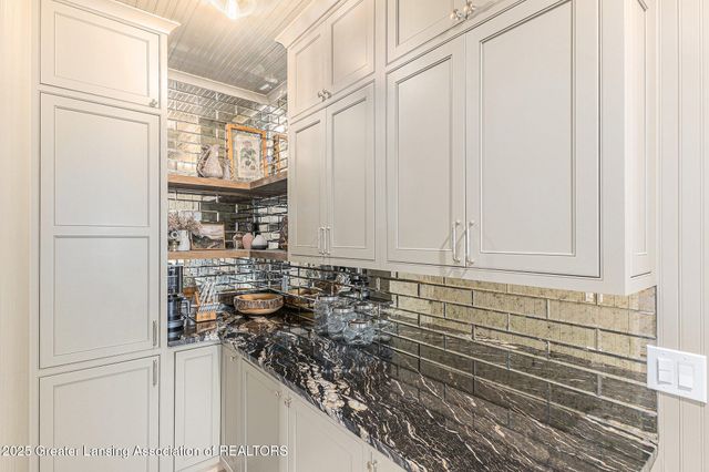 13600 Forest Hill Road, Grand Ledge, MI 48837