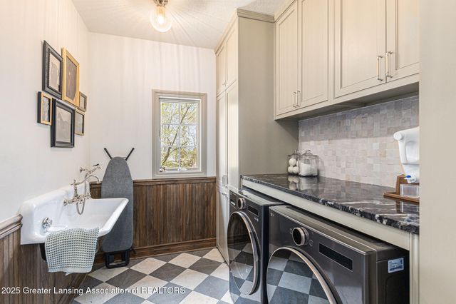 13600 Forest Hill Road, Grand Ledge, MI 48837