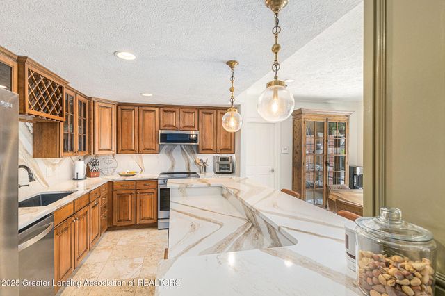 13600 Forest Hill Road, Grand Ledge, MI 48837