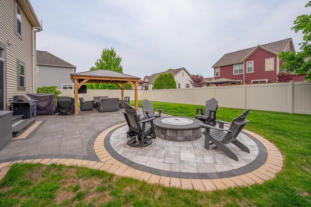 1712 Galena DRIVE, Port Washington, WI 53074