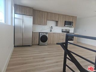 3209 W 18th Street 4, Los Angeles, CA 90019