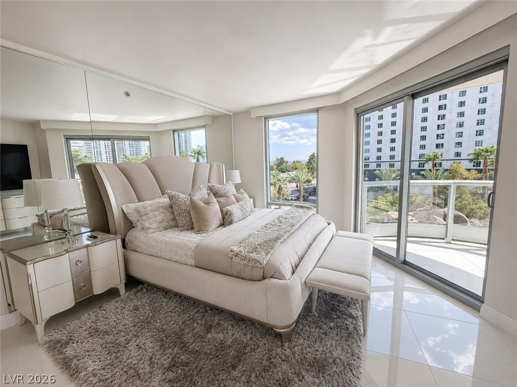 322 Karen Avenue 308, Las Vegas, NV 89109 — photo 3