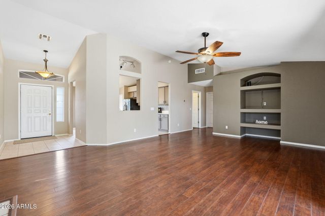 207 E DEVON Drive, Gilbert, AZ 85296