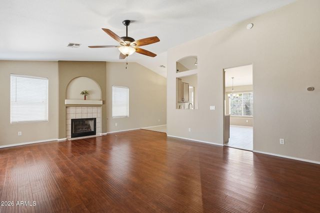 207 E DEVON Drive, Gilbert, AZ 85296