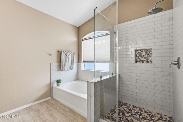 207 E DEVON Drive, Gilbert, AZ 85296