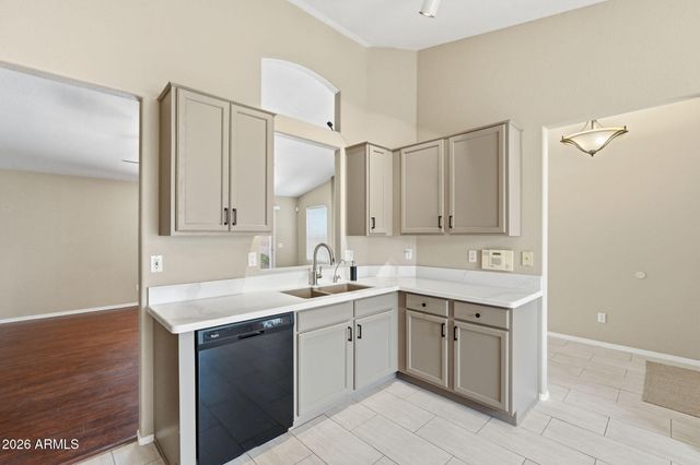 207 E DEVON Drive, Gilbert, AZ 85296