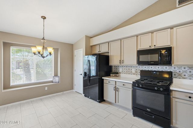 207 E DEVON Drive, Gilbert, AZ 85296