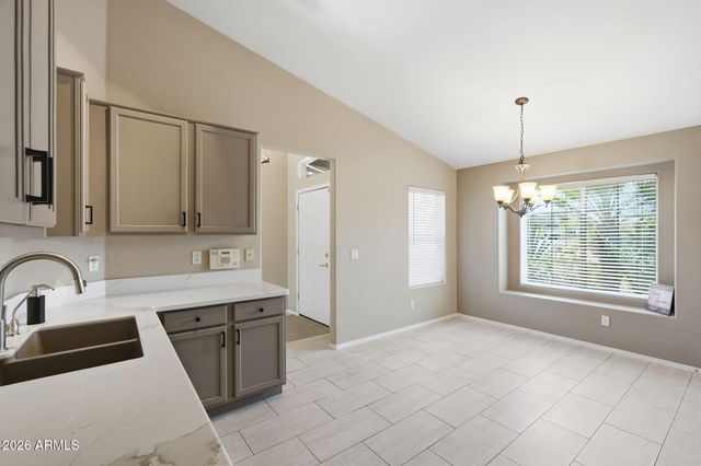 207 E DEVON Drive, Gilbert, AZ 85296