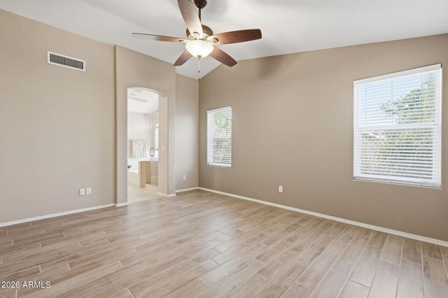 207 E DEVON Drive, Gilbert, AZ 85296