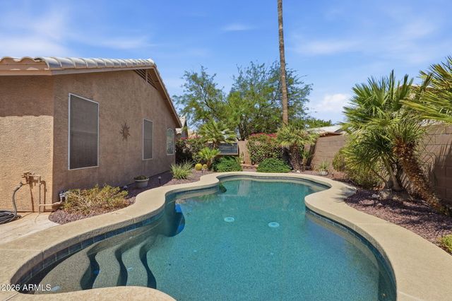 207 E DEVON Drive, Gilbert, AZ 85296