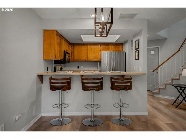 2038 TITAN Ter, West Linn, OR 97068