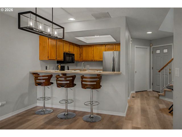 2038 TITAN Ter, West Linn, OR 97068