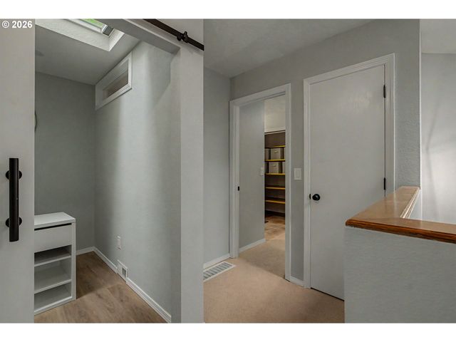 2038 TITAN Ter, West Linn, OR 97068