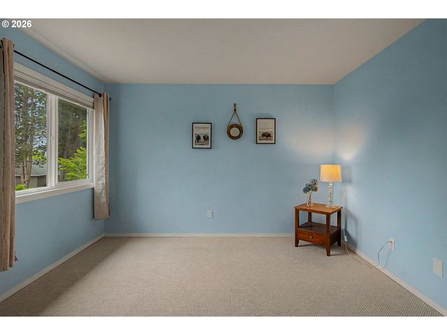 2038 TITAN Ter, West Linn, OR 97068