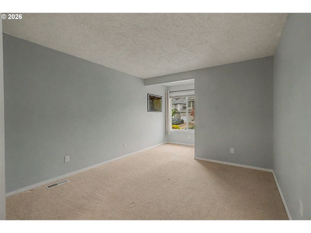 2038 TITAN Ter, West Linn, OR 97068