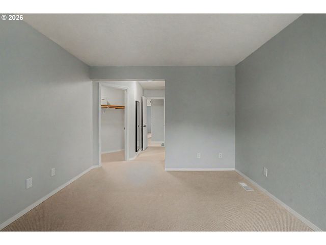 2038 TITAN Ter, West Linn, OR 97068