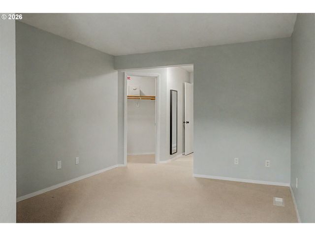 2038 TITAN Ter, West Linn, OR 97068