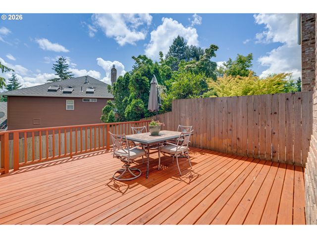 2038 TITAN Ter, West Linn, OR 97068