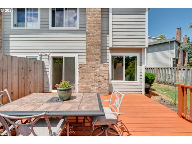 2038 TITAN Ter, West Linn, OR 97068