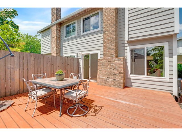 2038 TITAN Ter, West Linn, OR 97068