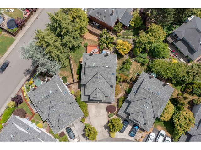 2038 TITAN Ter, West Linn, OR 97068